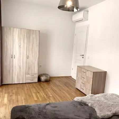 Rosie's Cozy Bright Summer Paradise *