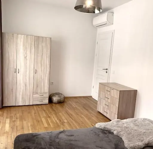 Rosie's Cozy Bright Summer Paradise *